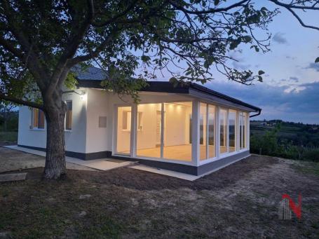 Novo !  Banoštar plac  1560 m2