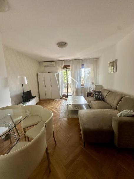 Hram Svetog Save, Šumatovačka, 45m2 ID#15389