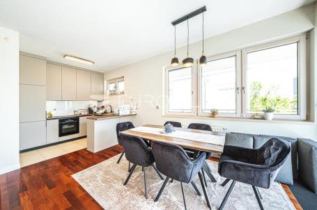 Zagreb, Zelengaj, trosoban stan, 94 m² s loggiom i 2 parking mjesta