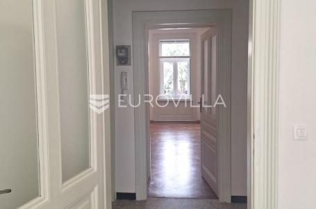 Rijeka, Centar, trosoban stan 81,31 m² kompletno adaptiran i moderno uređen