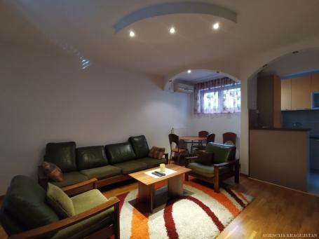 Izdavanje, Stan, 44m2 , Centar