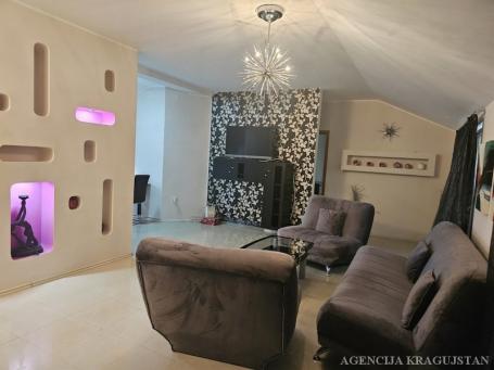 Izdavanje, Stan, 90m2 , Centralna Radionica