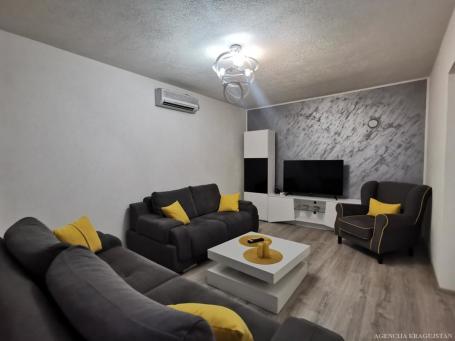 Izdavanje, Stan, 72m2 , Erdoglija