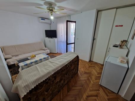 Dvosoban stan na odličnoj lokaciji, Budva 