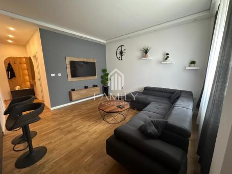 Moderno opremljen jednoiposoban stan 42 m² – Petrovaradin