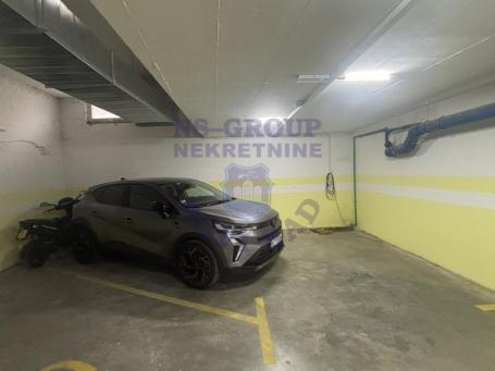 Garažno mesto na Grbavici! 24m