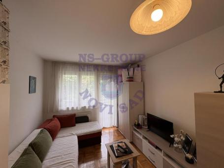 571843-Garsonjera-27m2-Podbara