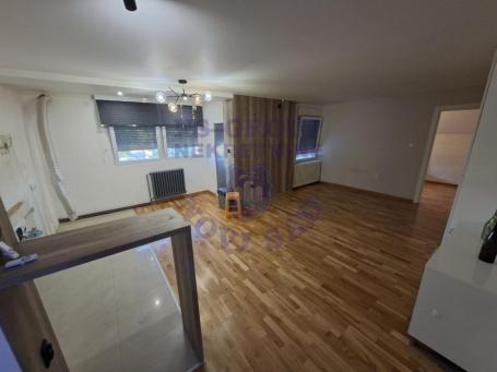 Odličan trosoban stan na Novom Naselju!