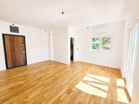 Moderan studio apartman 30m² sa garažom i pogledom na more u luksuznom kompleksu sa bazenom, spa cen