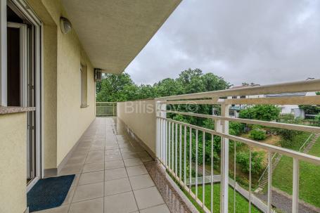 Prodaja, Maksimir, Oboj, prekrasan trosoban stan 72m2 s balkonima