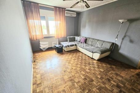 Osijek, Jug 2, trosoban stan na 2. katu, 49.8 m², obnovljena fasada