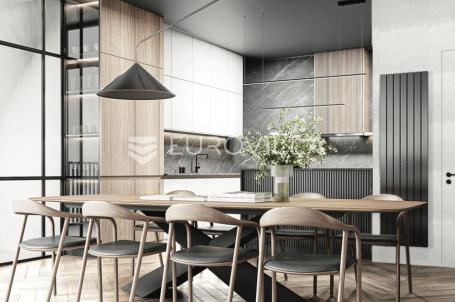 Osijek, strogi Centar, Četverosoban stan 180 m² u prekrasnoj zgradi