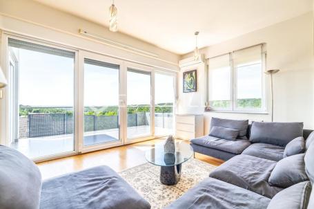 Zagreb, Gornja Dubrava, luksuzan trosoban stan od 96 m² s terasama i 2 vanjska parkirna mjesta