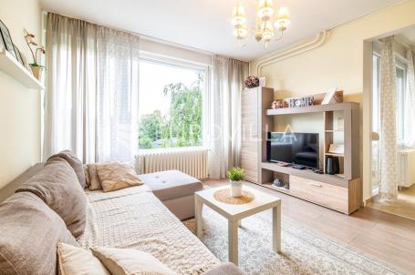 Zagreb, Vrapče, namješten trosoban stan s balkonom, 69 m²