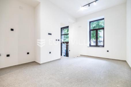 Zagreb, Donji grad, ulični lokal 35 m²