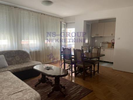 Namešten, dvosoban stan na Novoj Detelinari