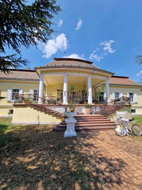 Dvorac Schulhoff and Winery