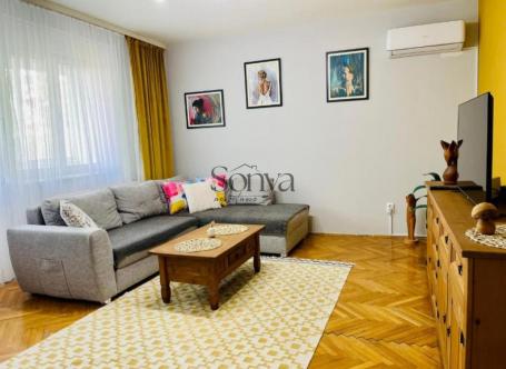 Kompletno renoviran, mogućnost prepravke u trosoban