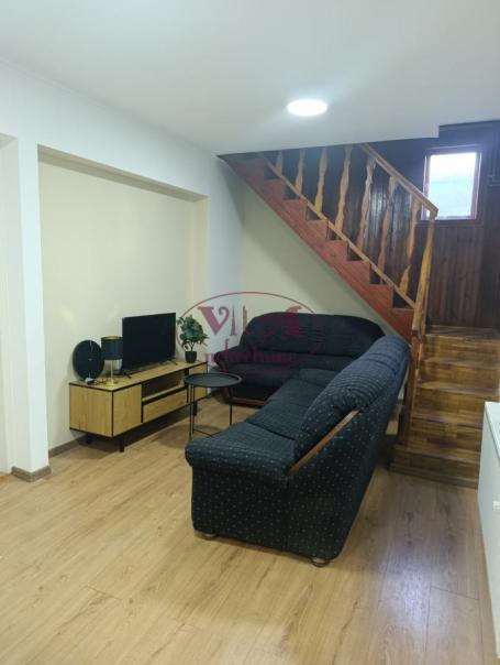 Novi sad, Klisa, Lep namešten stan - duplex u polovini kuće sa posebnim ulazom