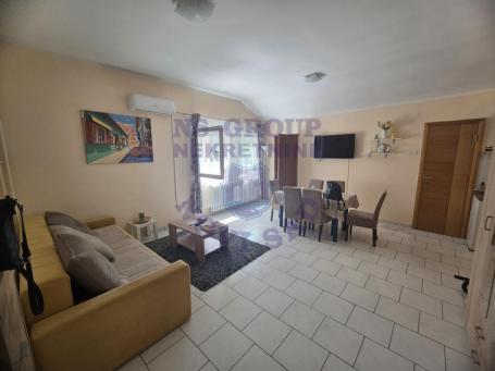 Odličan trosoban duplex stan u samom centru! 50m
