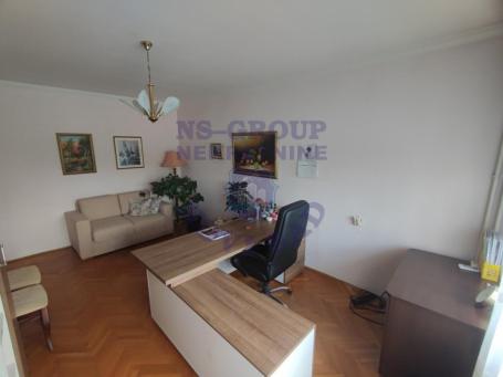 Prodaje se stan na Keju, povrsine 64m2