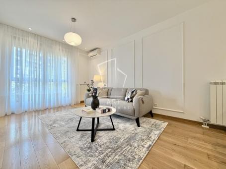 Ekskluzivan, neuseljavan stan u Central Garden kompleksu ID#15398