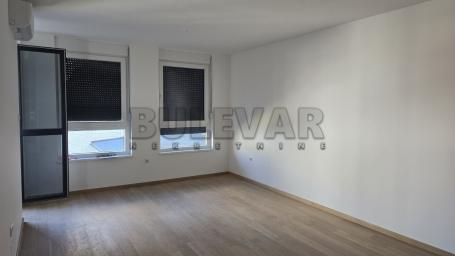 Novogradnja sa garažnim mestom - Poslovni prostor 55m2