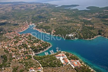 Brač, Milna prodaja 3794 m2 poljop. zemljište