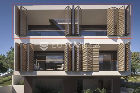 Vodice, penthouse s krovnom terasom i panoramskim pogledom na more
