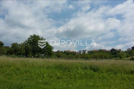 Mikulići, građevinsko zemljište površine 665 m²