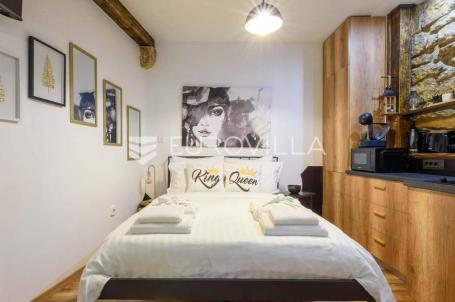 Istra, Rovinj, Stari grad, potpuno renoviran studio apartman 20 m² s uhodanim turističkim najmom