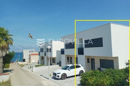 Vir, atraktivan dvoetažni apartman s 3 spavaće sobe i pogledom na more