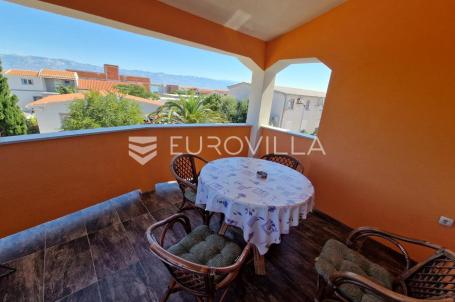 Vir, trosoban apartman na 1. katu, mirna lokacija, blizina plaže
