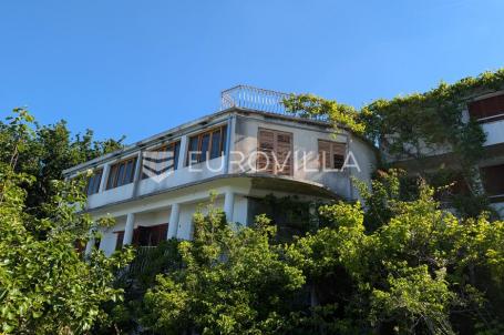 Gornja Podstrana, dvije legalizirane kuće u bloku ukupne površine 861 m²