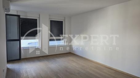 Novogradnja sa garažnim mestom - Poslovni prostor 55m2