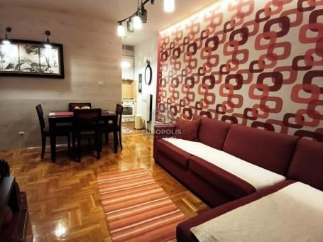 Izdaje se kompletno opremljen jednoiposoban stan – 42 m² ID#9546