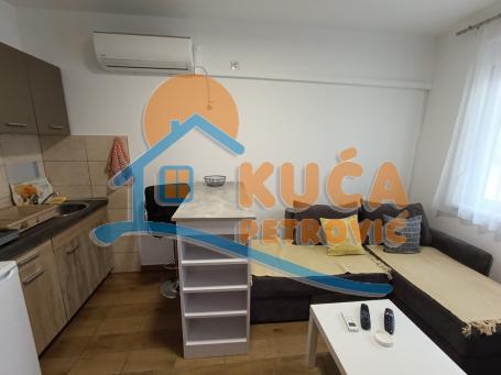 Izdaje se odlična prizemna kuća u centru Niša, kod Šojke, 38m2