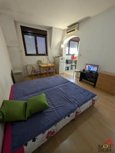 NOVI SAD - BULEVAR - JEDNOSOBAN STAN - 25 m2 - 72,100€