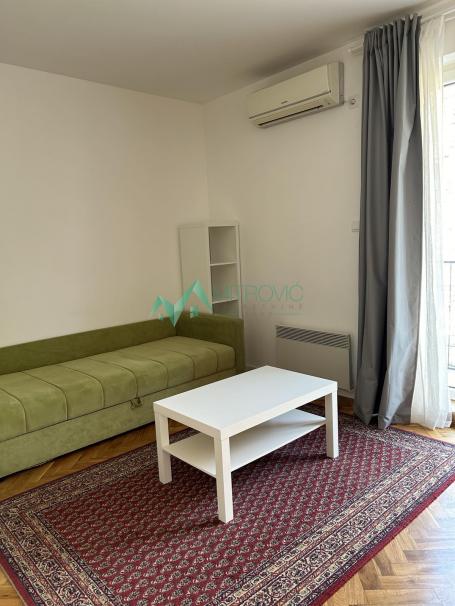 Izdavanje, Stan, 26m2 , Centar