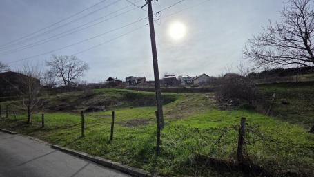 Plac 10 a u Ledincima, Novi Sad