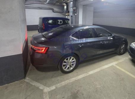 Garazno mesto u suterenu zgrade na Salajci, 20m2