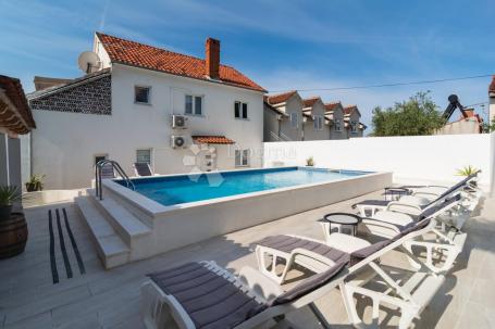 BRAČ-Milna-Atraktvna vila s bazenom i spektakularnim pogledom na more