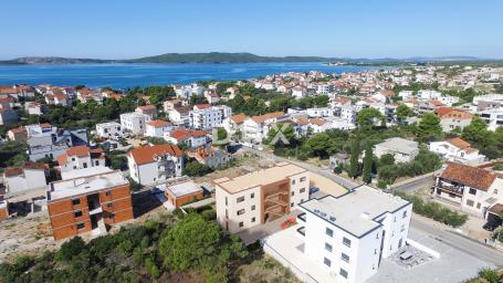 ŠIBENIK, BRODARICA - Dvosobni stan na 2. katu s pogledom na more i otok Krapanj S6