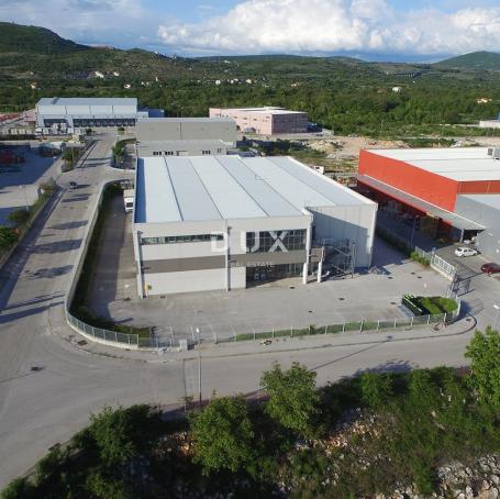 DUGOPOLJE - Reprezentativni poslovno-proizvodni centar 3.559 m² + 2.876 m² manipulativnog prostora, 