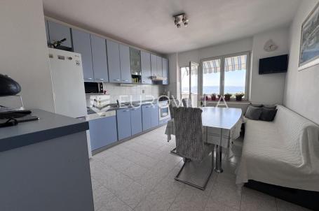 Split, Firule, komforan dvosoban stan s pogledom na more