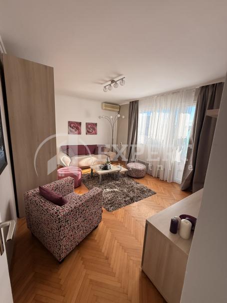Izdaje se dvosoban stan pored Apelacionog suda, 57m2