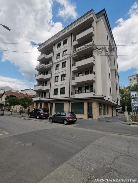 Prodaja, Lokal, 375m2 , Centar