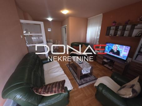 Dvosoban stan 55m² na Bulevaru kod parka – lift, CG, terasa i lođa