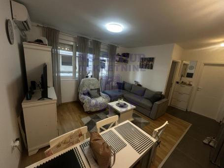 31m2 - odvojena spavaća soba - Bulevar Patrijarha Pavla