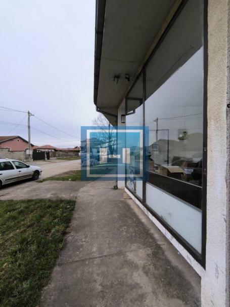 Lokal u mirnom delu grada